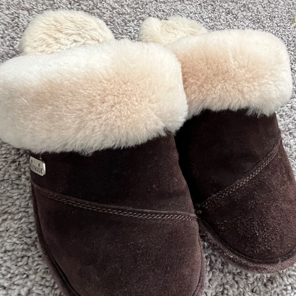 Nuknuk slippers - Picture 1 of 2